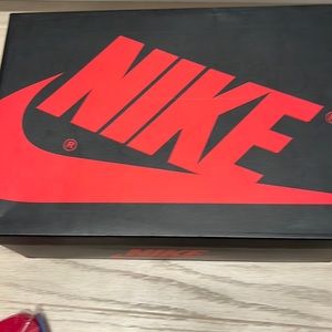 Jordan 1 size 6.5 new but laced comes with red laces too